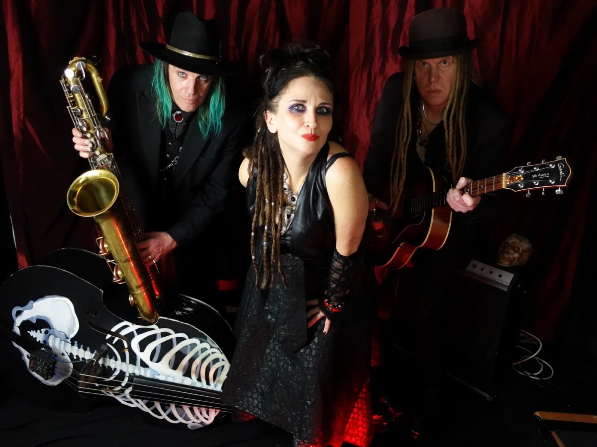 REVIEW: Jo Carley & the Old Dry Skulls – Only When The Moon Is Full / The Zombie&nbsp;(Reanimated)