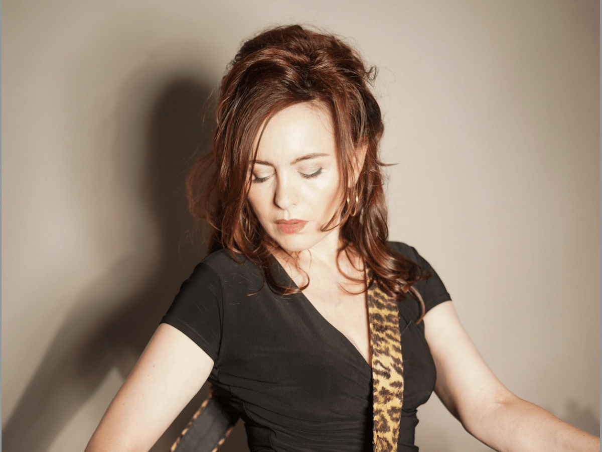 REVIEW:  Emanuela Hutter –&nbsp;Goosebumps